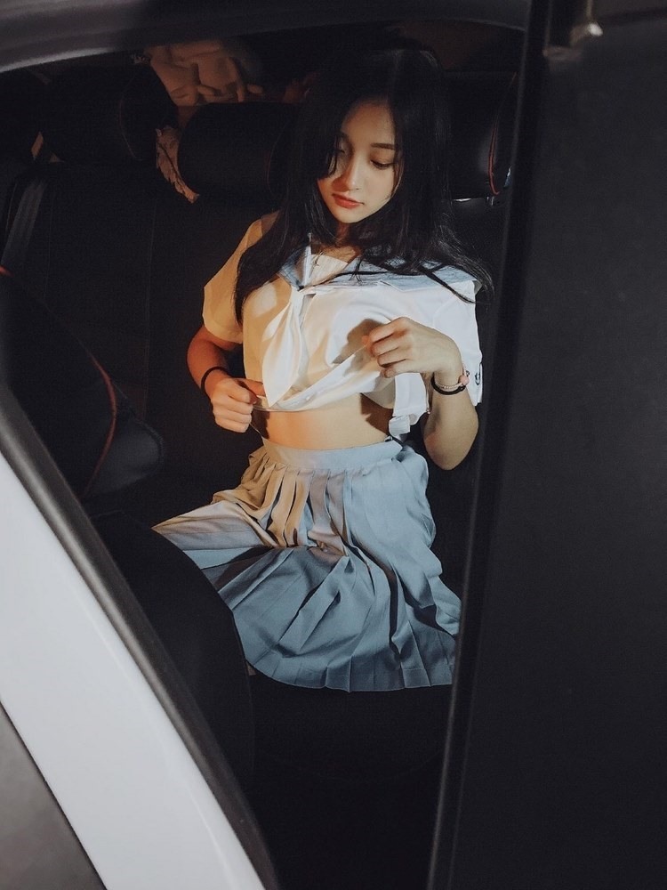 校园美女辣妹御姐黑丝美腿户外性感福利诱惑写真