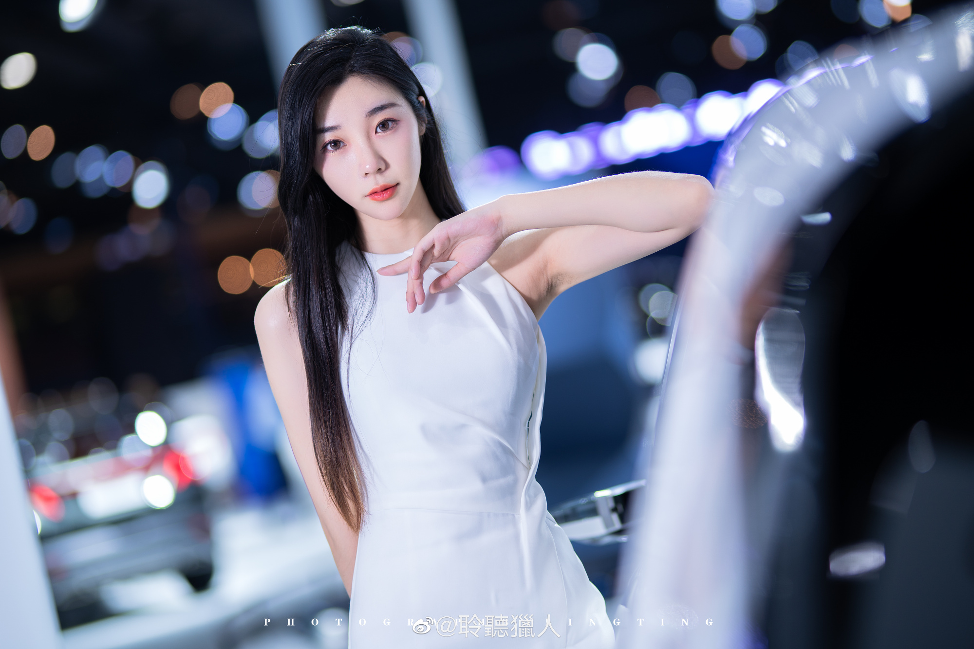黑长直发美女车模高跟美腿私拍