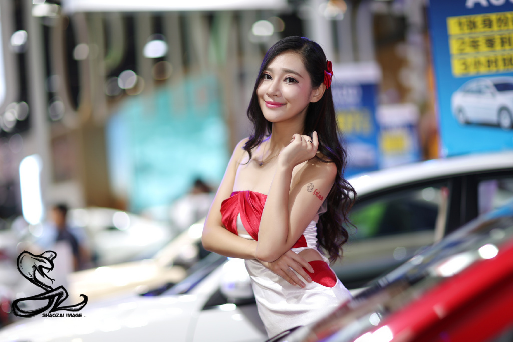 抹胸美女车模