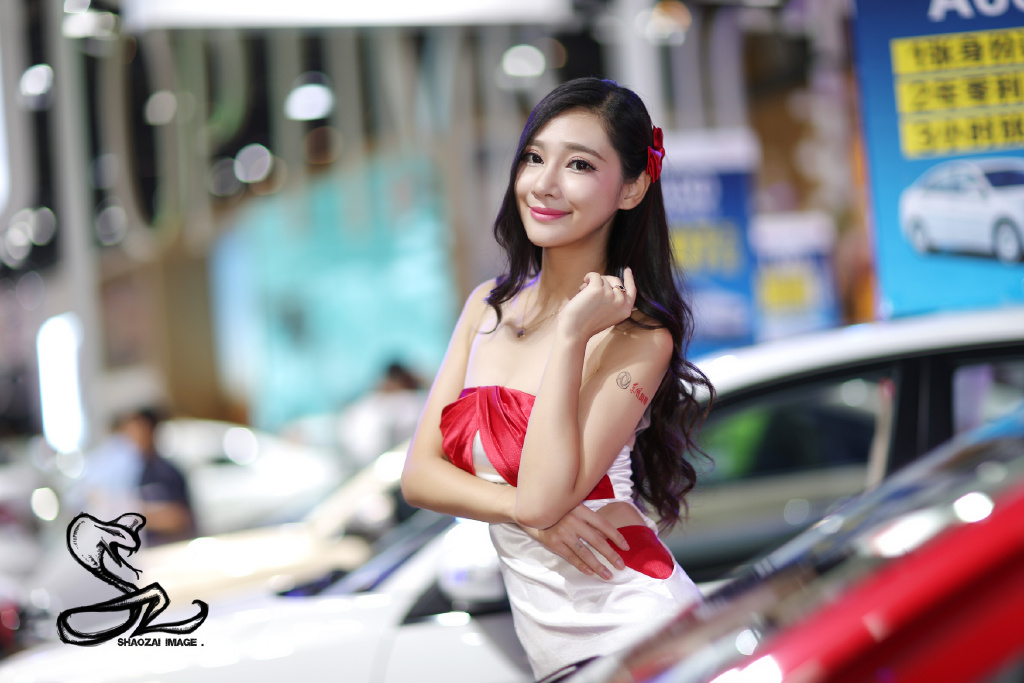 抹胸美女车模