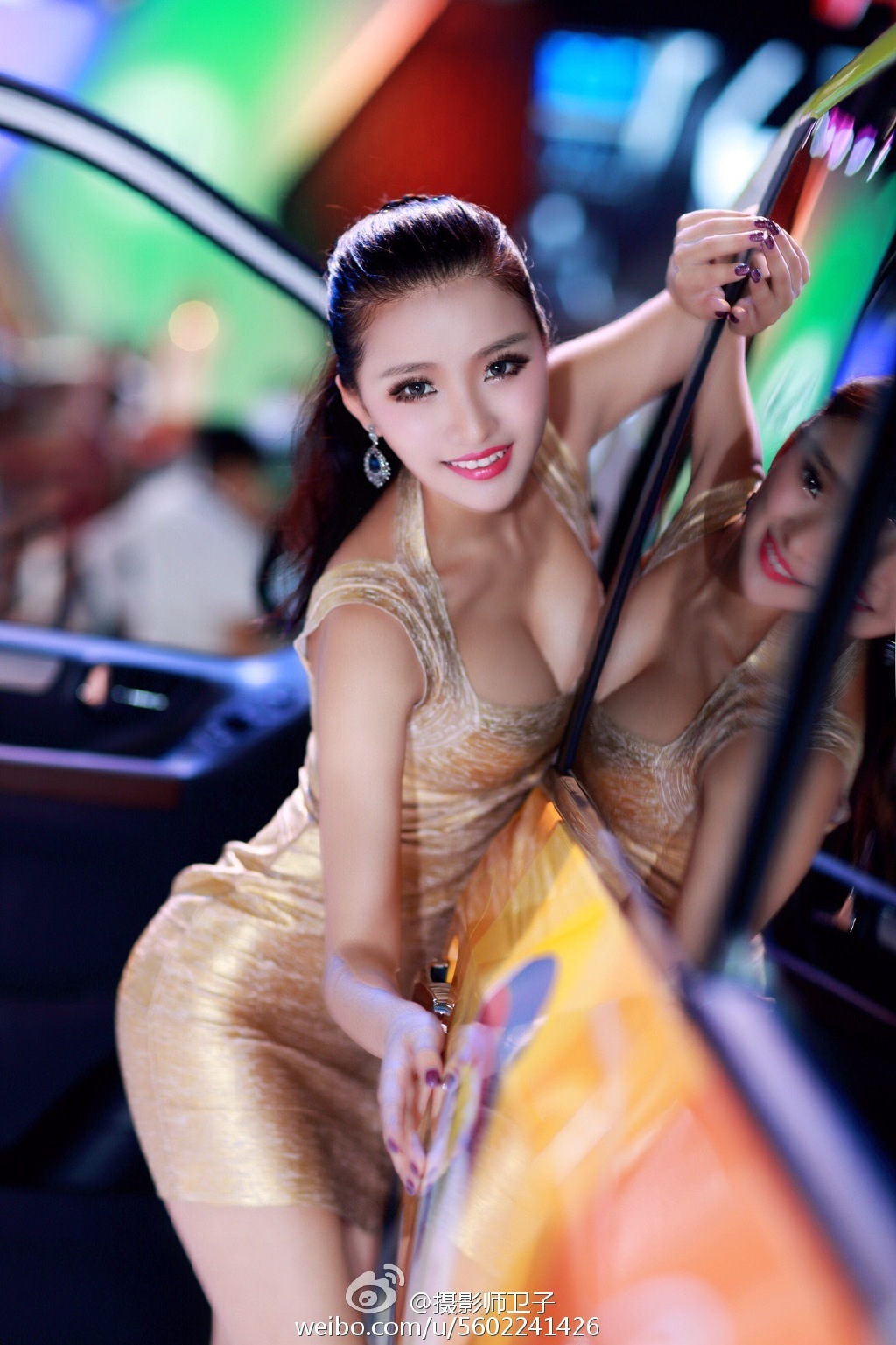 大波高挑美女车模