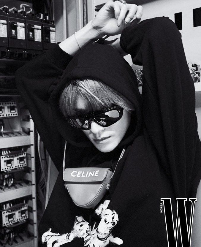 李泰容WKOREA2月刊粉发造型超有魅力