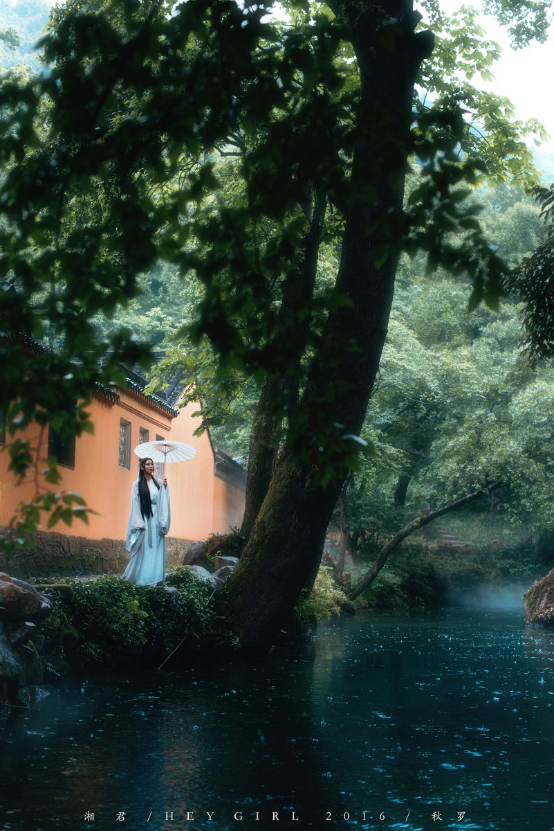 唯美如画的美女古装写真图片