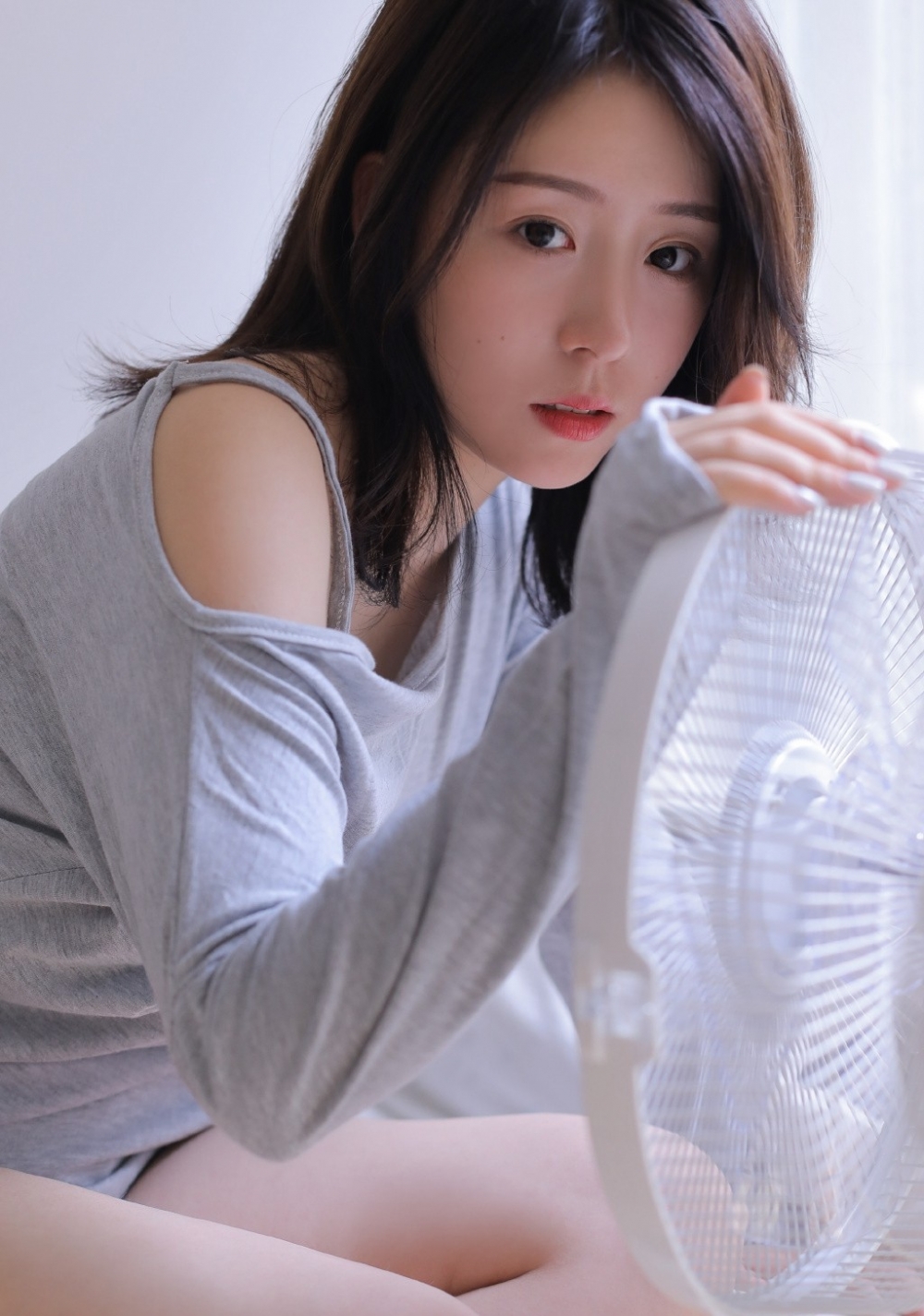 亚洲美女嫩模御姐风情万种卧室大胆人体艺术写真