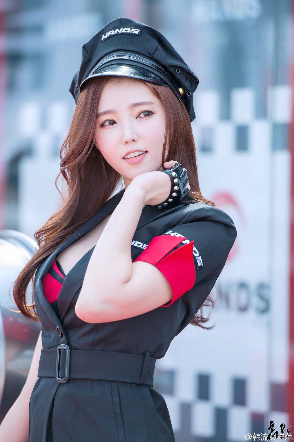 酷似唐嫣的韩国美女车模
