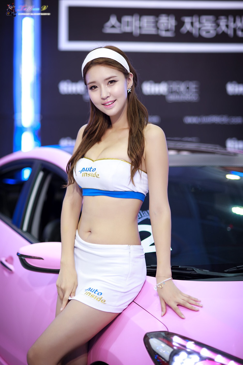 韩国抹胸超短美女车模