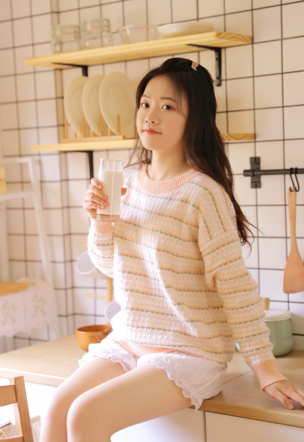 00后粉嫩小妹迷人桃花眼青涩娇羞稚嫩可爱图片