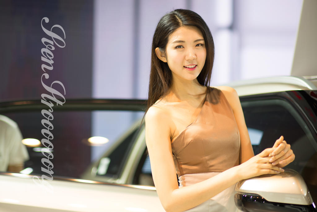 身姿曼妙的香车美女性感写真集