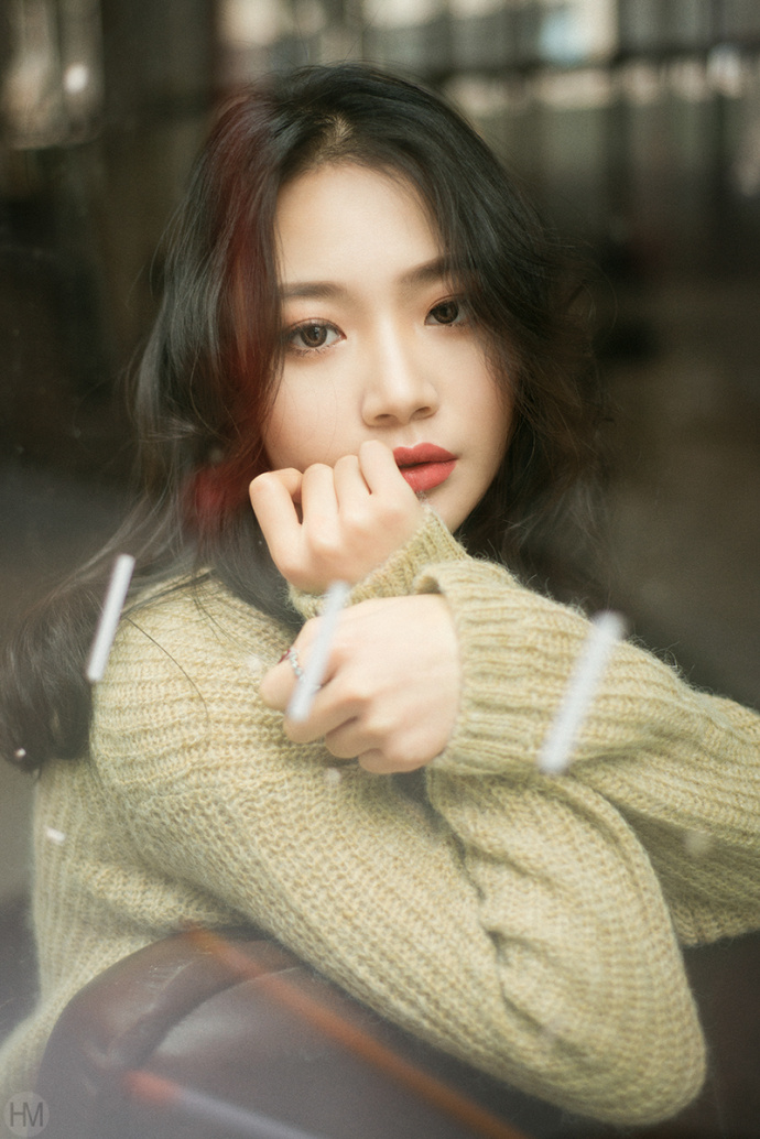 抚媚成熟美女养眼清纯诱人生活照图片