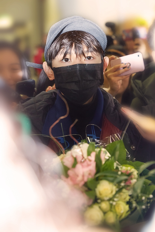 口罩美少年王源明星写真图片