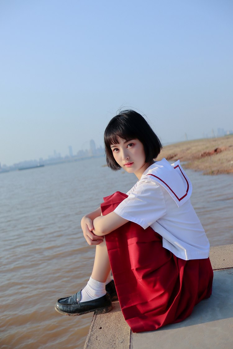 校园短发美女清纯海边jk制服百合文艺写真