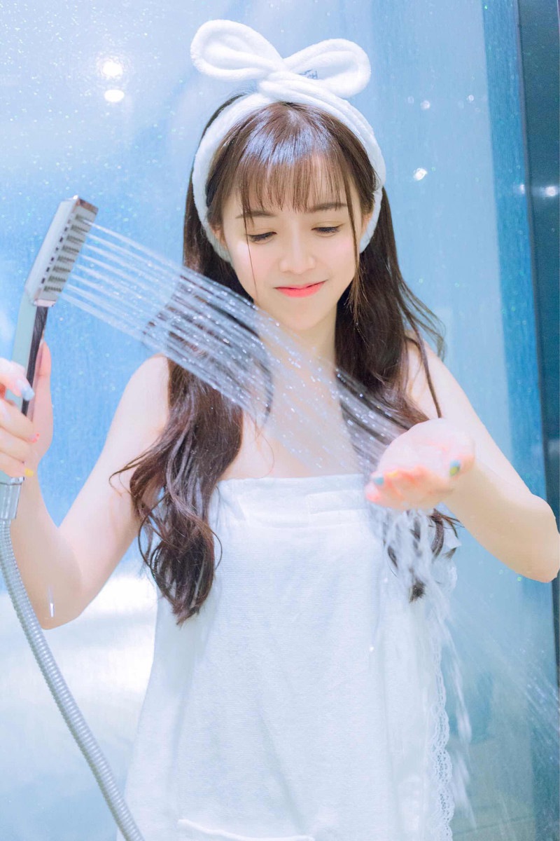 金发女郎香草蕾丝内衣诱惑丰乳肥臀gogo全球人体高清大胆
