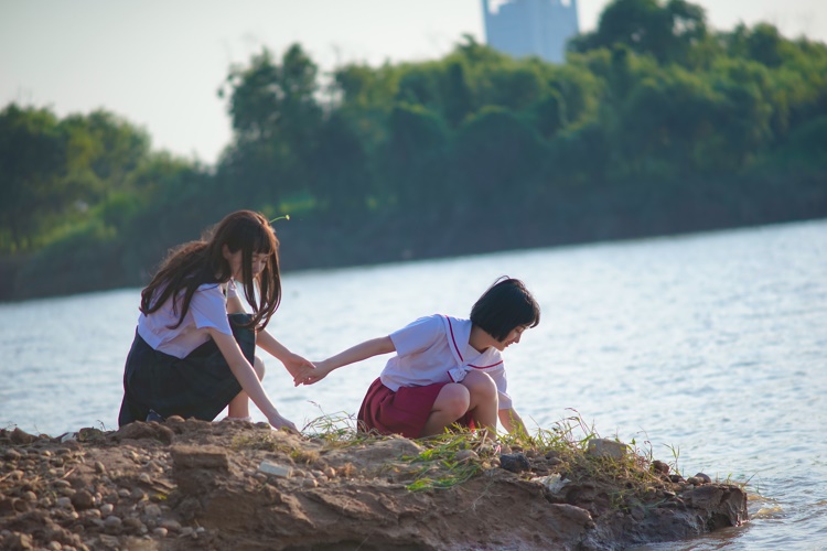 校园短发美女清纯海边jk制服百合文艺写真