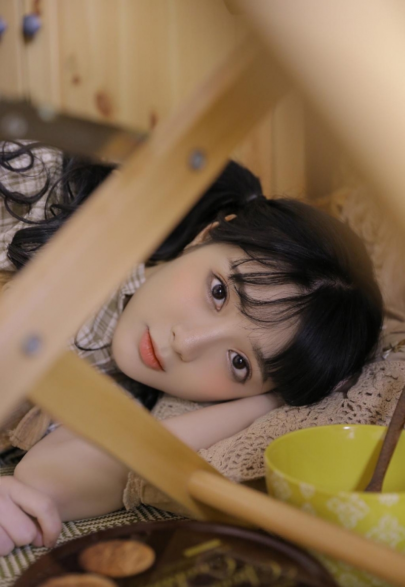 双马尾辫美女萝莉俏皮可爱写真
