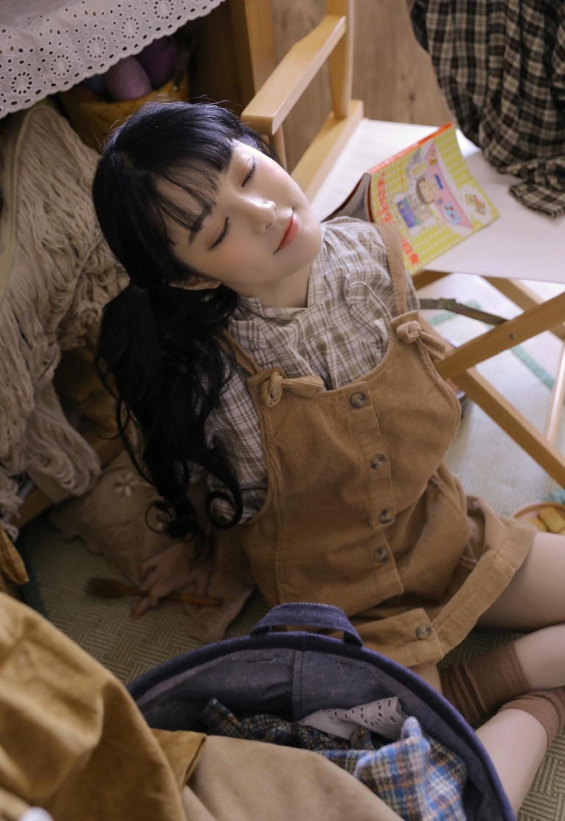 双马尾辫美女萝莉俏皮可爱写真