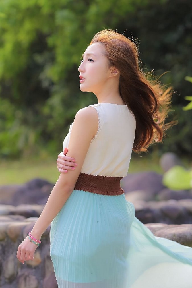 都市激情美女翘臀丰乳风骚姿态极致销魂西西人体艺术