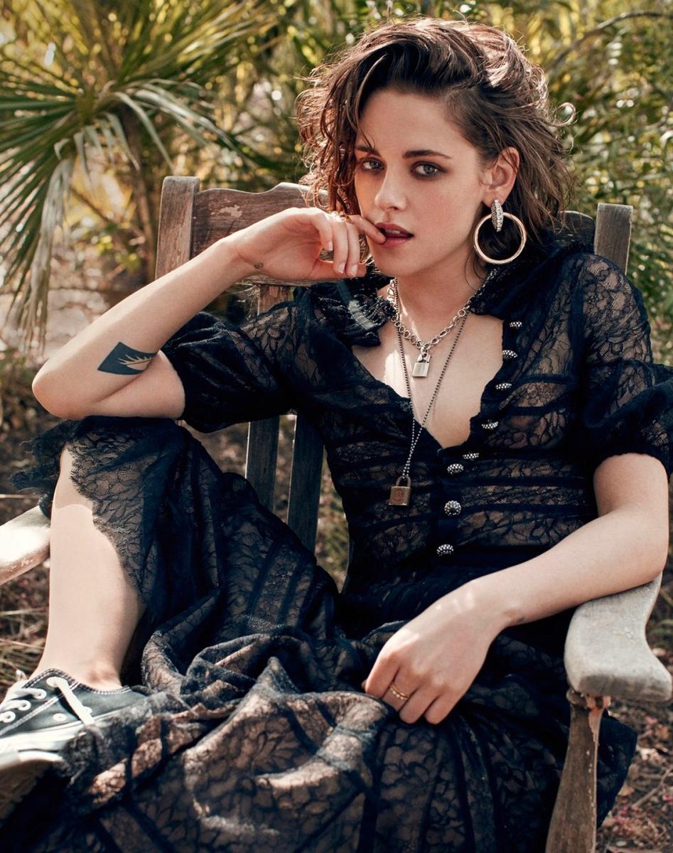 暮光女登法版《Marie Claire》封面大片