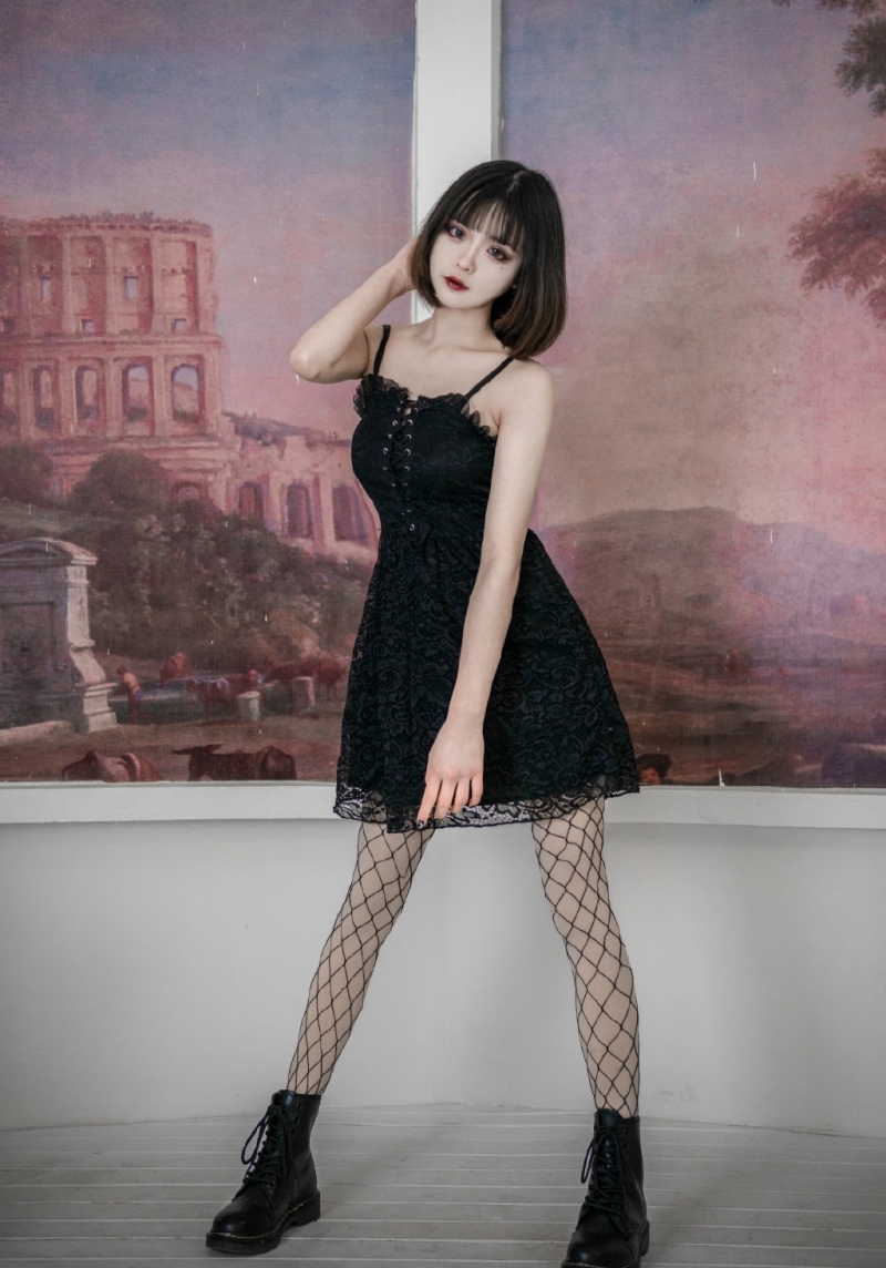暗黑系萝莉少女妩媚妖艳套图