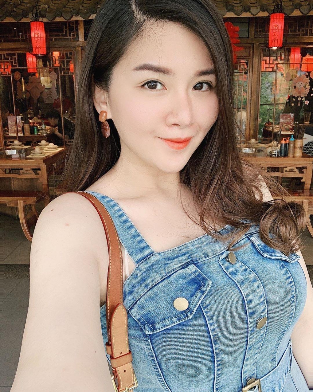 巨乳正点辣妹魔鬼好身材雪白人体欣赏