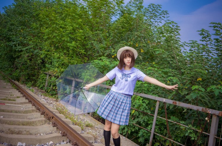 森林气质女孩梦幻静寂车轨清新自然氧气写真