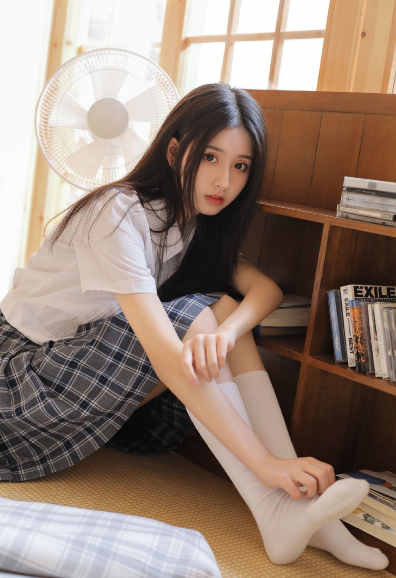 美女校花娇软可爱写真摄影