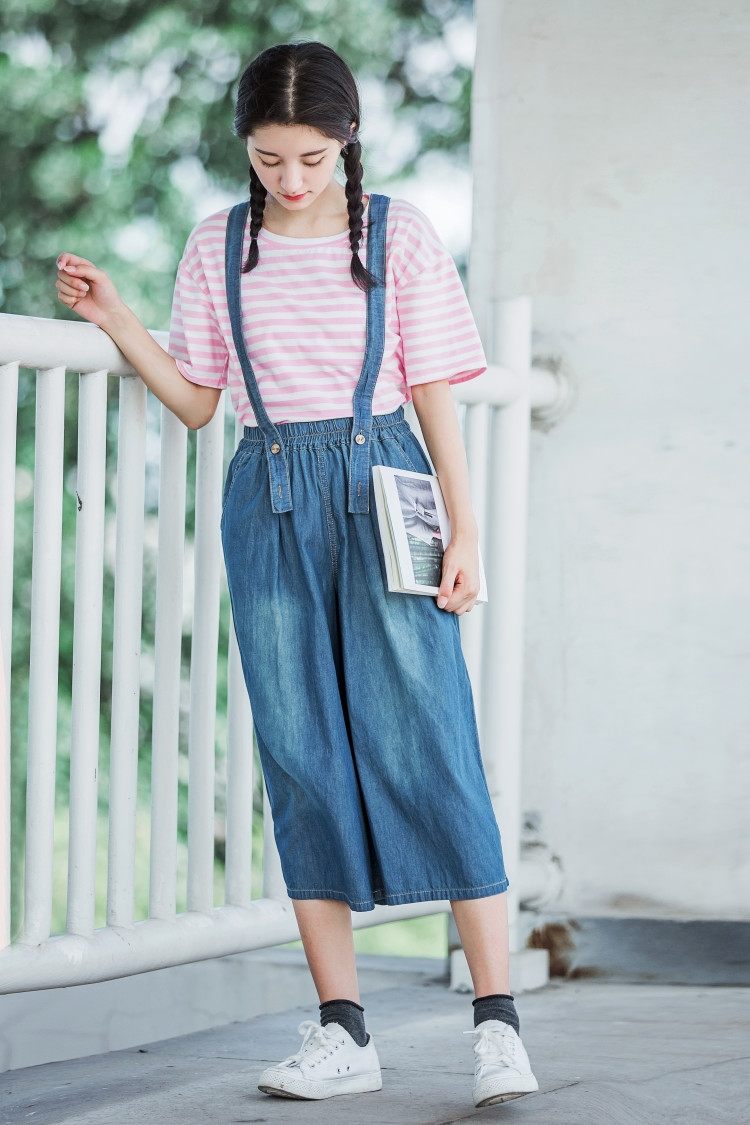 16岁大胸萝莉性感美女车模