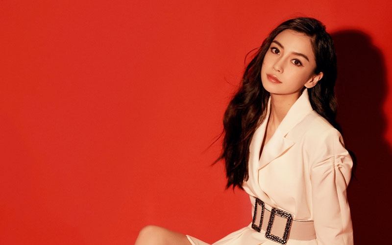 Angelababy杨颖纯白西装风裙子活动照图片