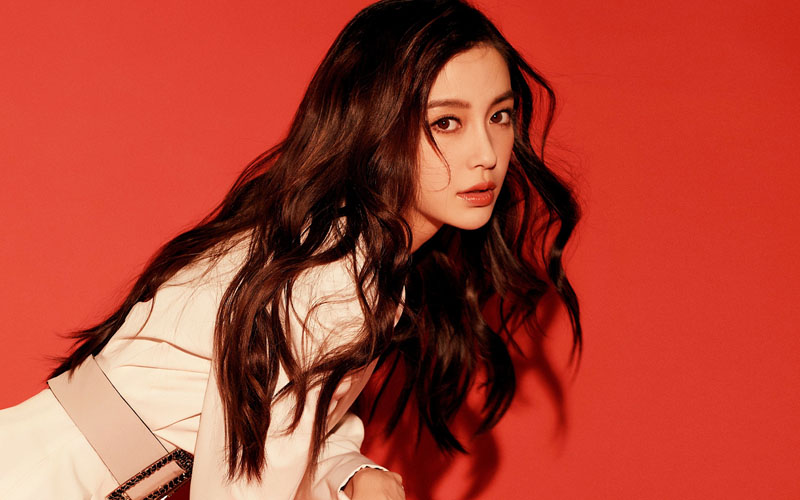 Angelababy杨颖纯白西装风裙子活动照图片
