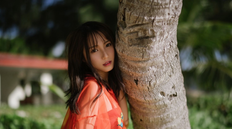 湿发美女妩媚眼神妖娆动作套图