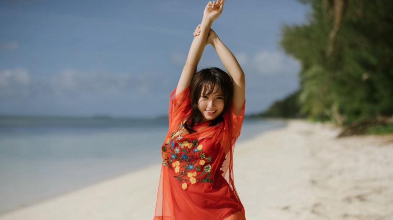 湿发美女妩媚眼神妖娆动作套图