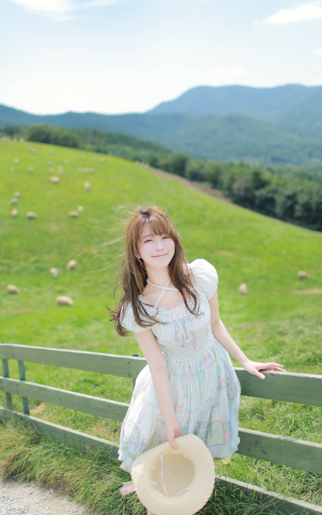 泡泡裙漂亮脸蛋美女