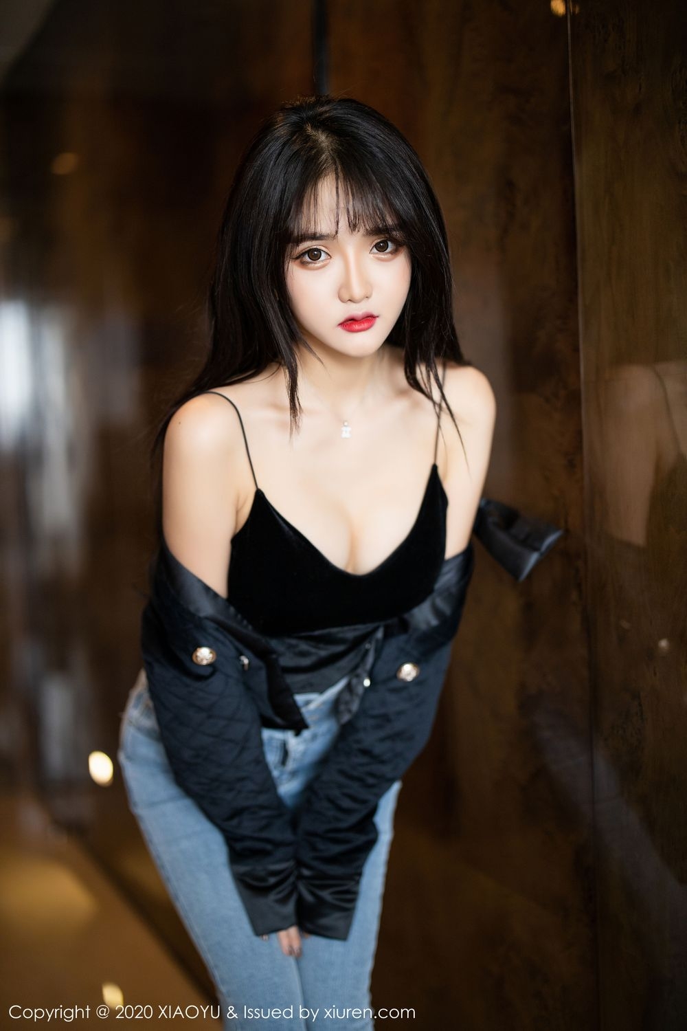 街拍头条女神翘臀丰乳大长腿极品绝色诱惑美女私拍
