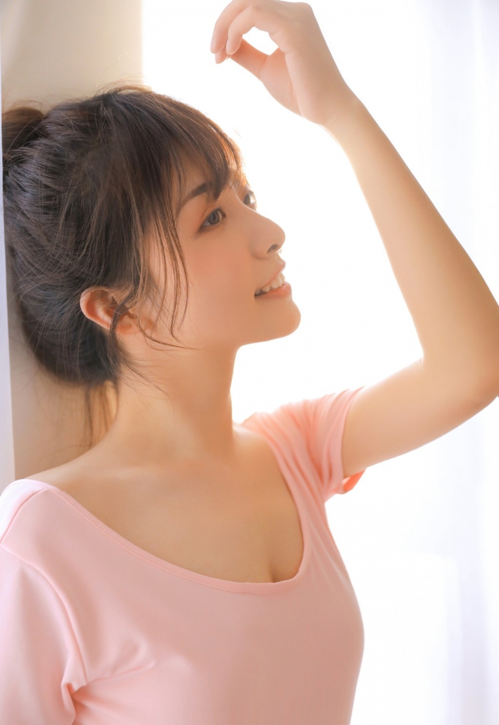 粉嫩舞蹈美女文艺气质酥胸美背性感私人拍摄写真图片