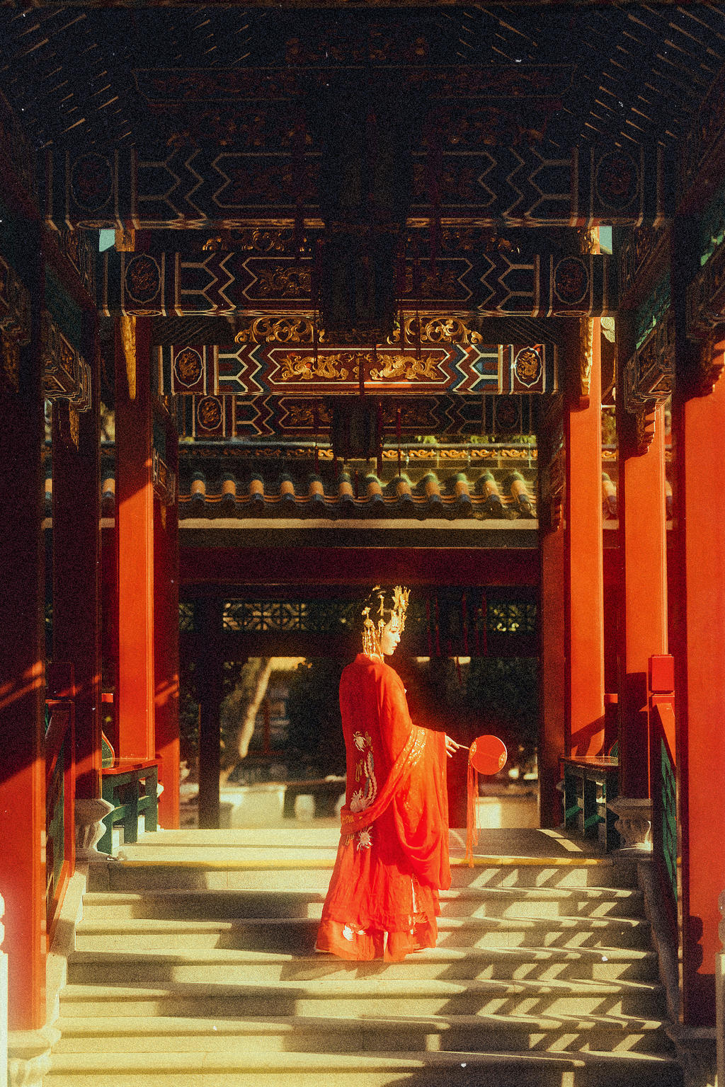 唯美古装夫人户外养眼古风摄影图片