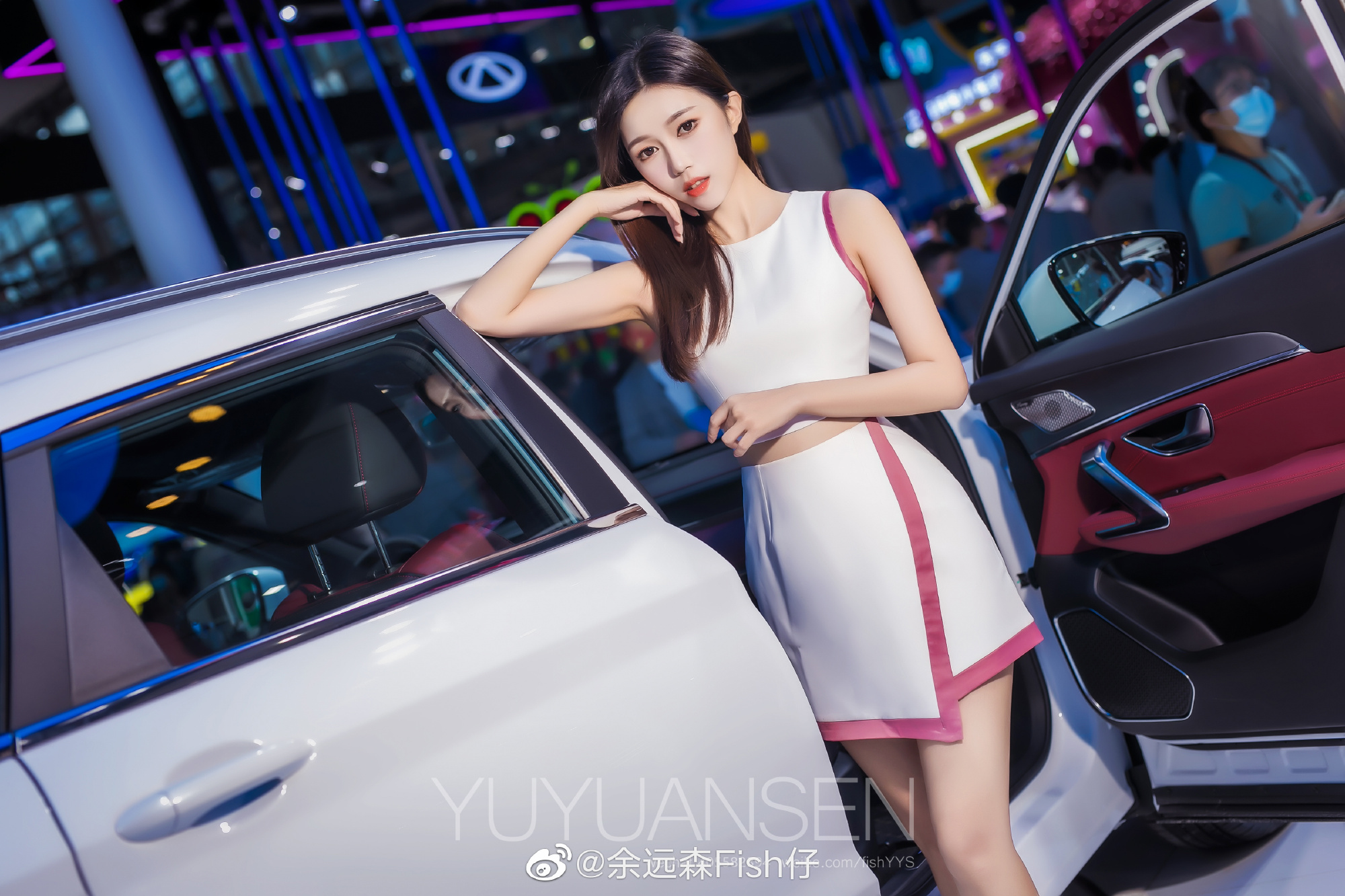 高跟美女车模细腰美腿私人拍摄