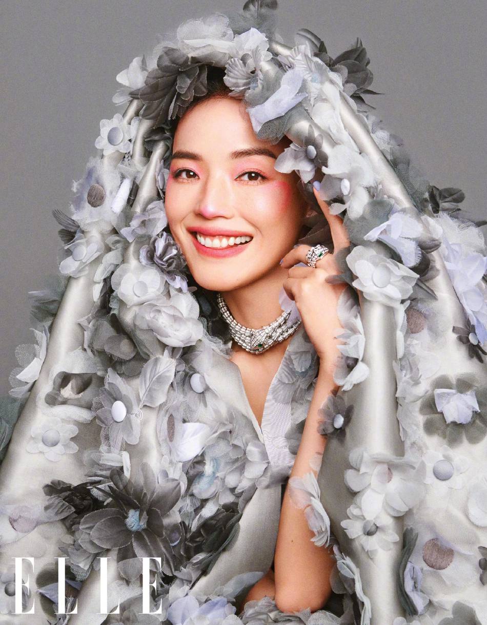 舒淇粉嫩桃花妆俏皮高马尾写真