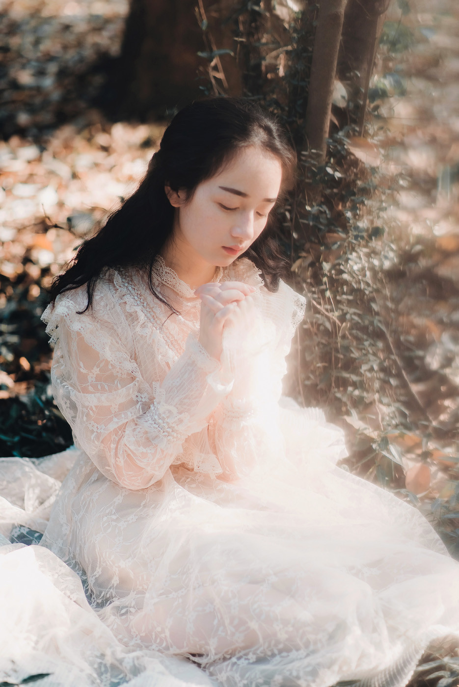 古典美女梦幻朦胧白纱长裙户外空灵养眼清纯写真图片