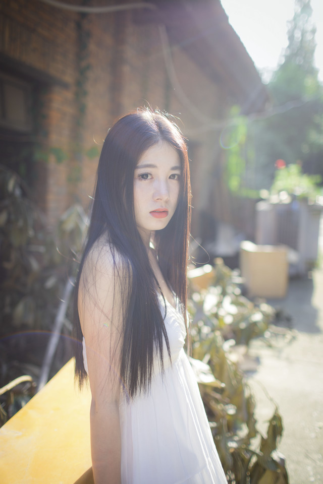 嫩到出水的长发清纯妩媚美女