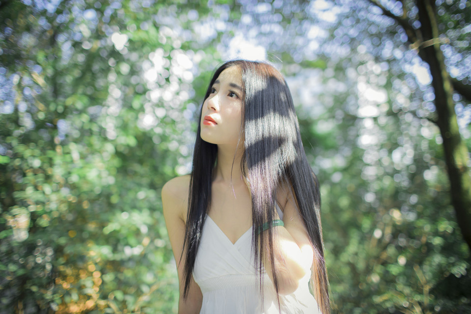 嫩到出水的长发清纯妩媚美女