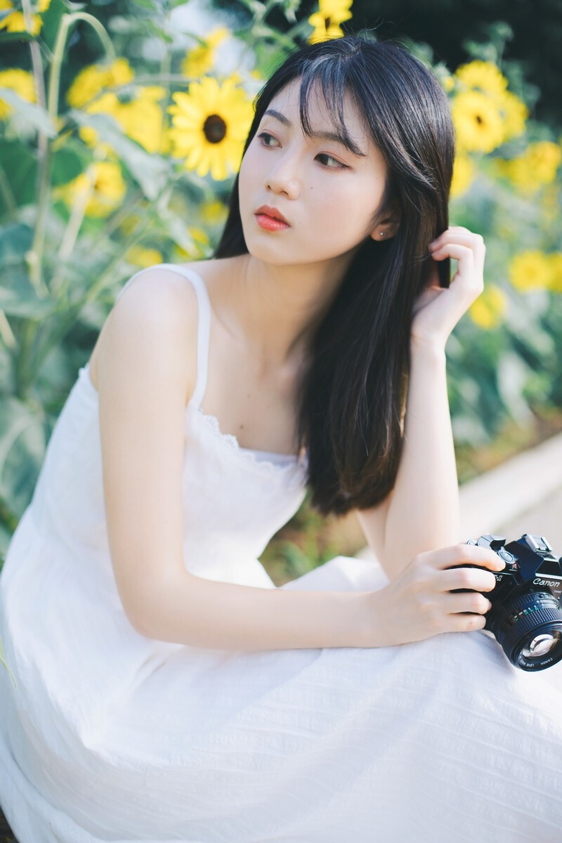 90后文艺美人花海高清写真集