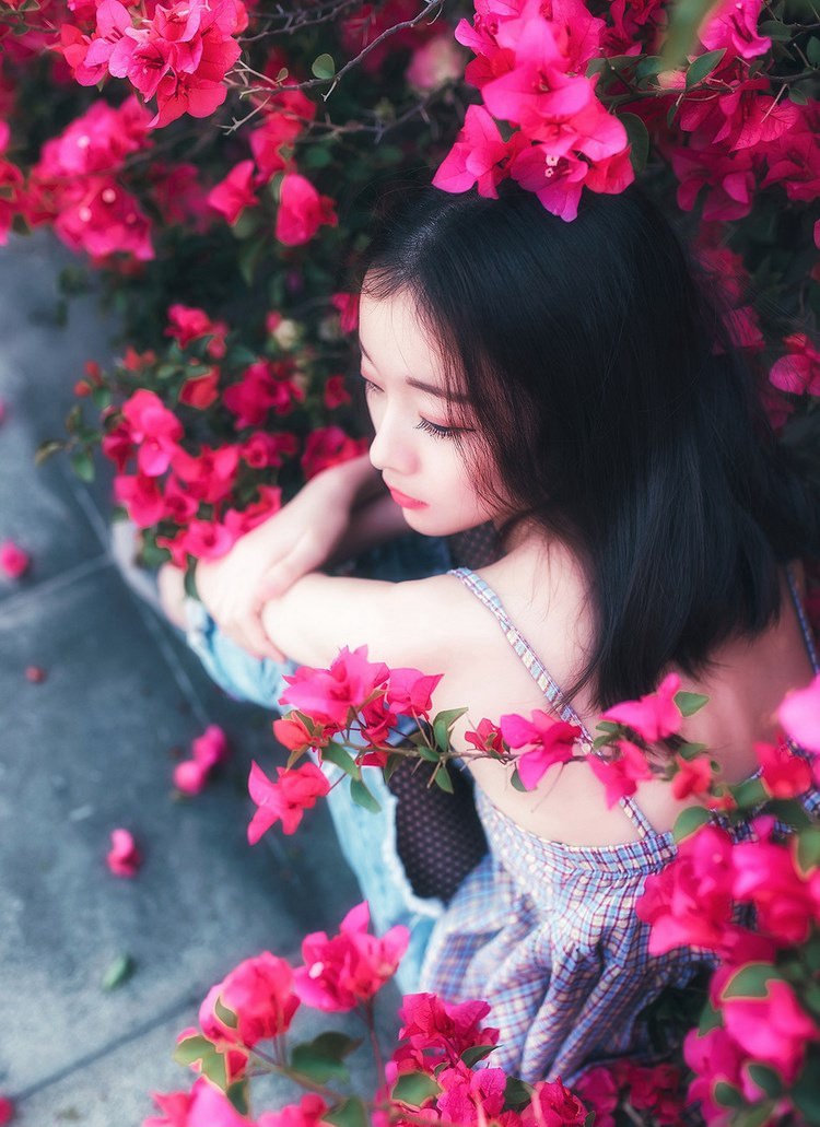 和服美女白色内衣半裸上阵丰满乳房性感美腚写真