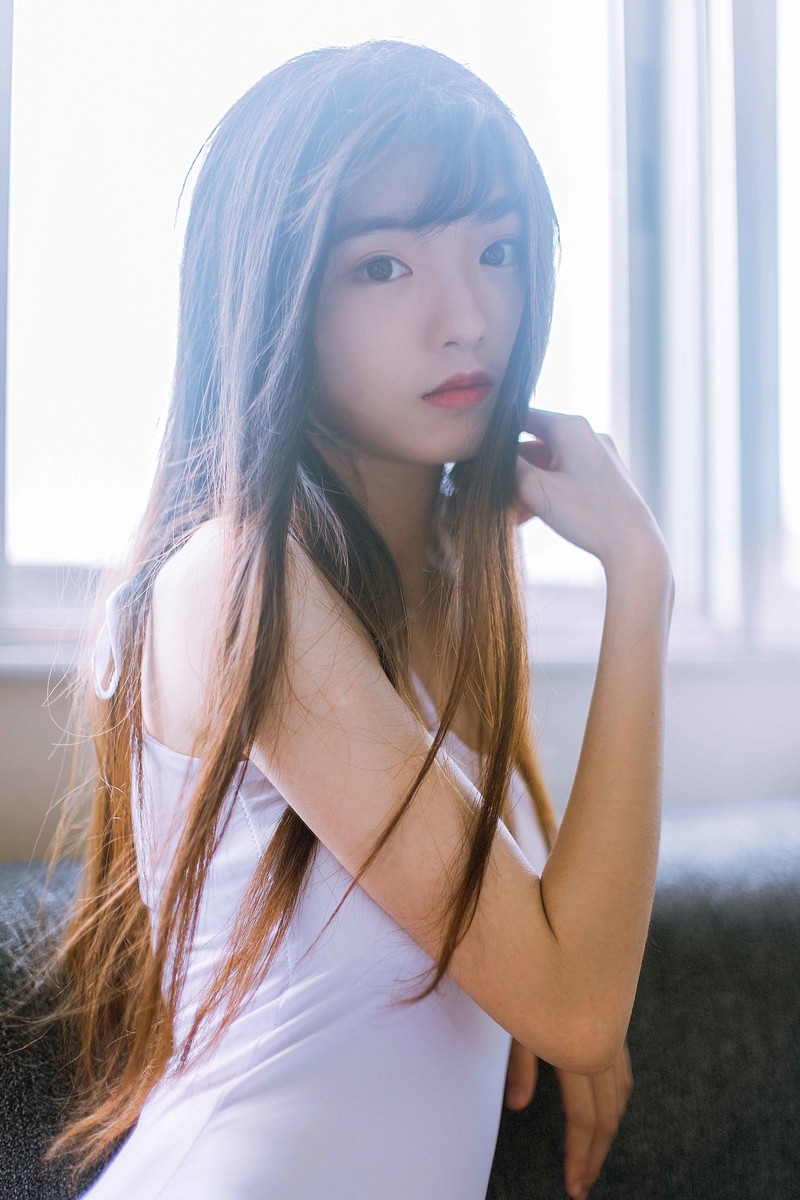 连体衣美少女妩媚妖娆私人拍摄