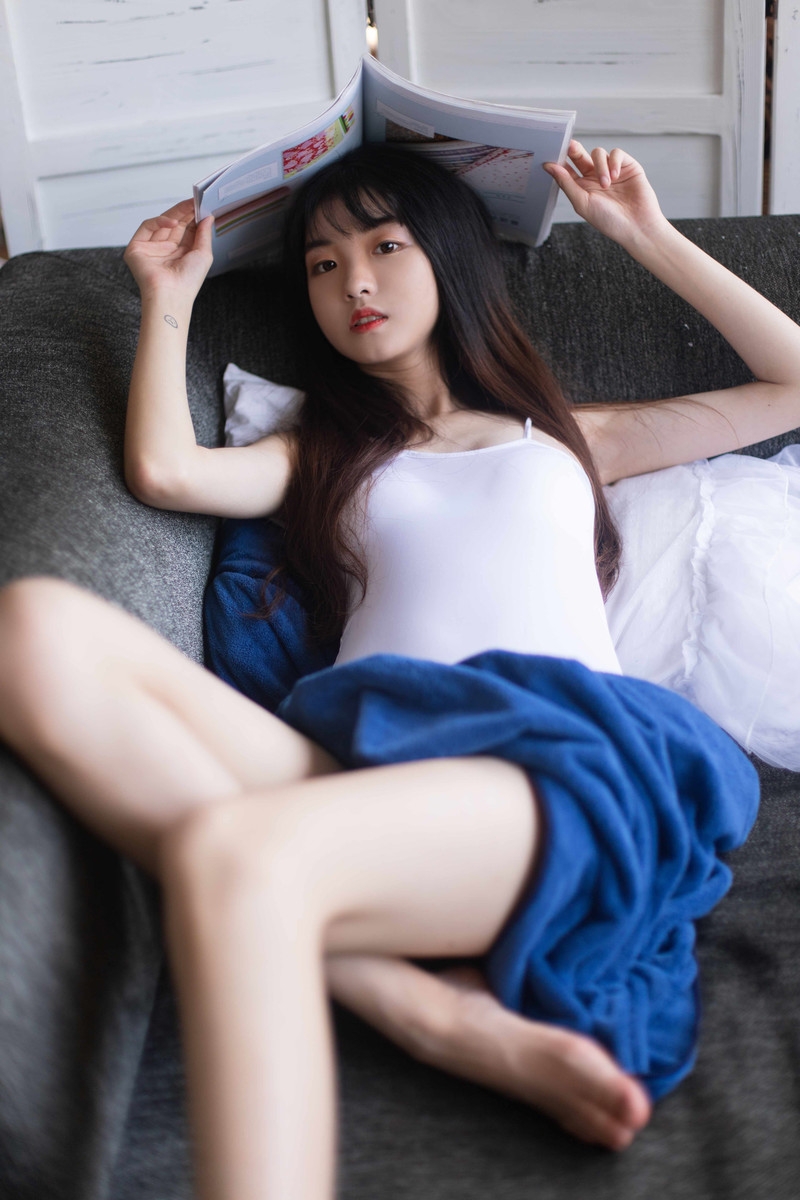 连体衣美少女妩媚妖娆私人拍摄