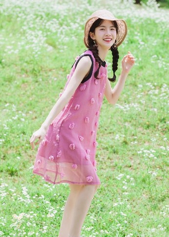 蜜桃乳美女饱满圆润蕾丝袜内衣诱惑写真