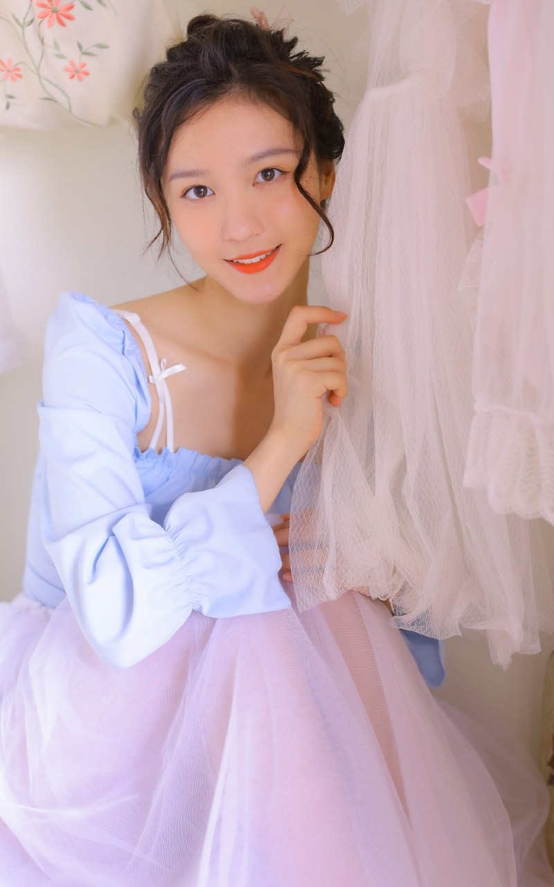 邻家女孩粉面桃腮迷人杏眼令人欲罢不能写真人体