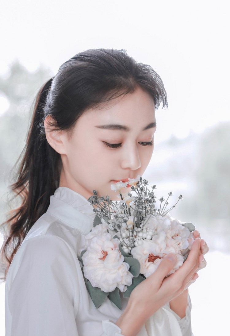 御姐美女极致惹火春光无限性感写真