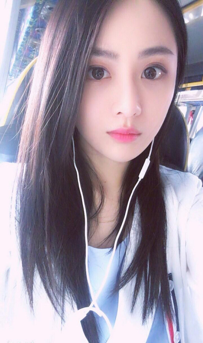 极品嫩模周于希学生装黑丝袜直男控福利摄影