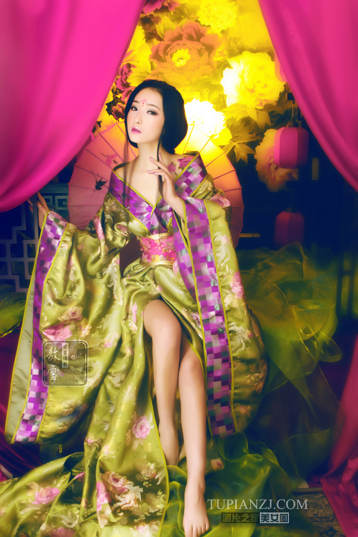 古典惊艳美女妖娆写真