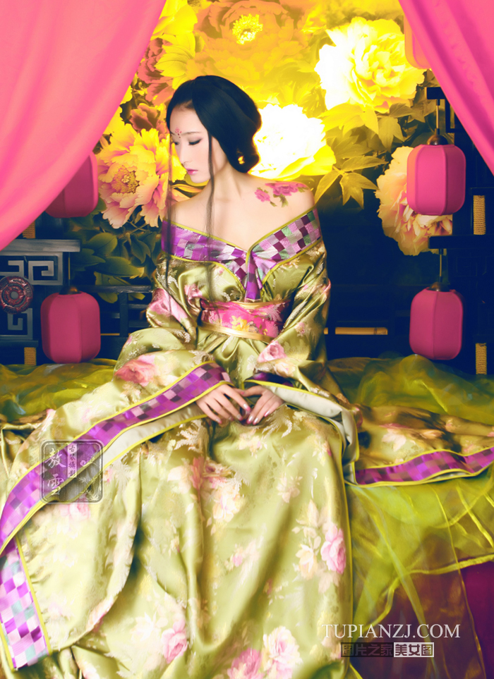 古典惊艳美女妖娆写真