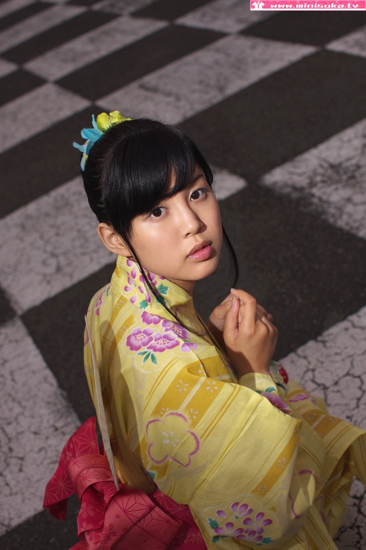 00后日本美女萝莉丰满诱人私房性感写真图片
